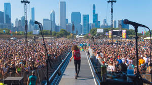 Hình nền Lollapalooza Chicago ban ngày — Studio Display Hình nền