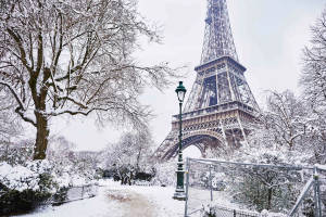 Hình nền tháp Eiffel trong mùa đông lạnh