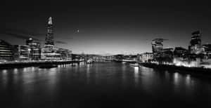 Tòa nhà The Shard từ góc nhìn thành phố London — Đen trắng thẩm mỹ GIF Hình nền