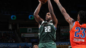 Hình nền tư thế ném bóng của Khris Middleton — AMOLED Hình nền