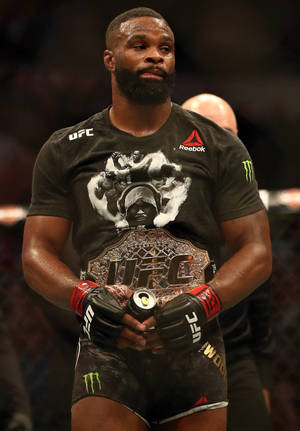 Hình nền Tyron Woodley cùng đai vô địch UFC