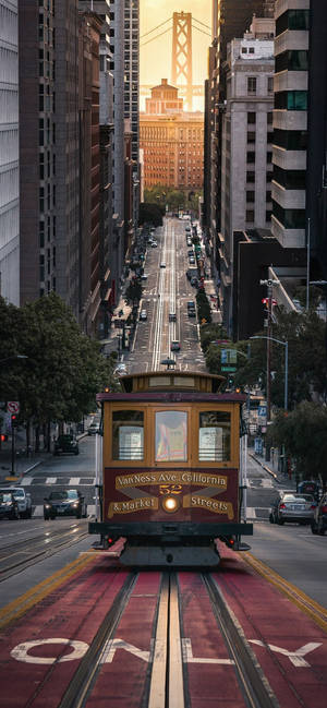 Xe cáp San Francisco Hoàng hôn — iPhone 16 Pro Max Hình nền