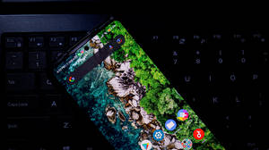 Xiaomi Điện Thoại Trên Bàn Phím